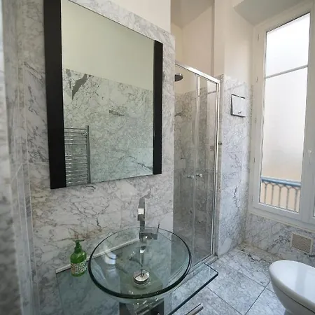 Lusso 5 Beds Nizza