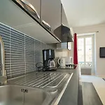 Lusso 5 Beds アパート *