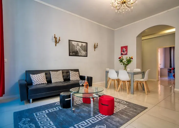 Lusso 5 Beds Nice