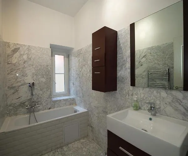 Lusso 5 Beds شقة نيس
