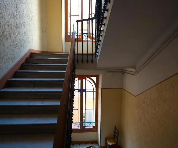 Lusso 5 Beds شقة