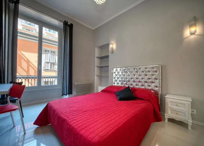 Lusso 5 Beds
