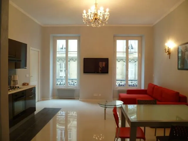Lusso 5 Beds
