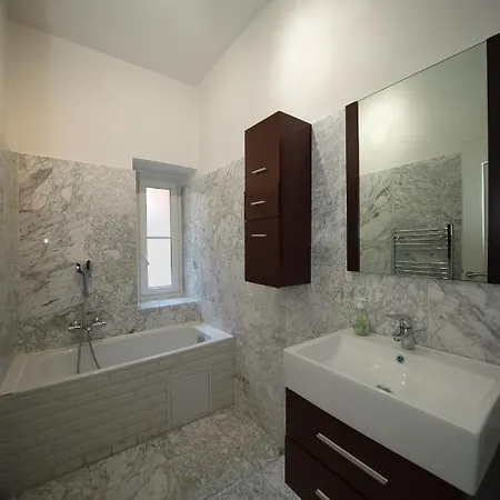 Lusso 5 Beds Apartament Nicea