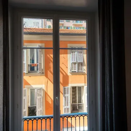 Lusso 5 Beds Apartment Nizza